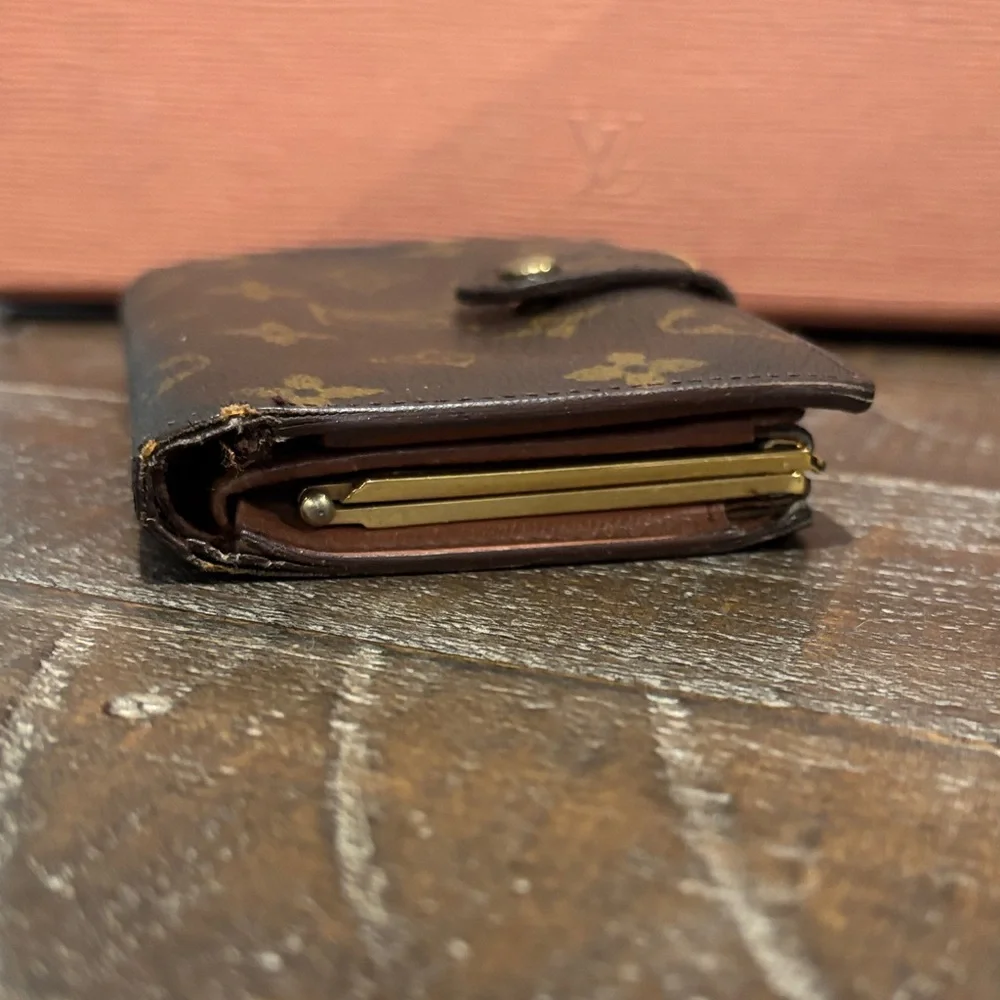 Louis Vuitton Vintage Monogram Kisslock Wallet (c. 1998)